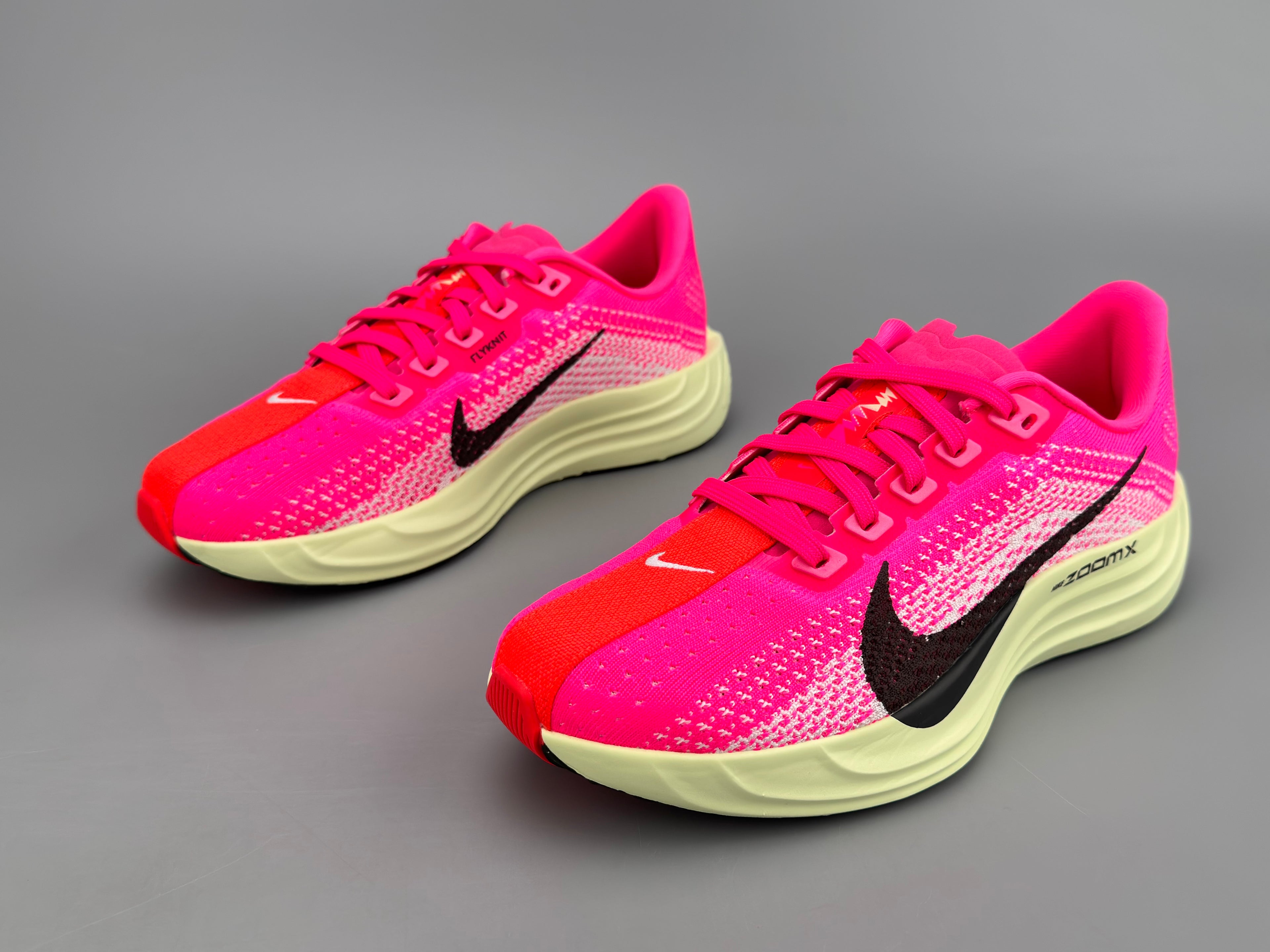 Tênis Nike Pegasus Plus - Rosa