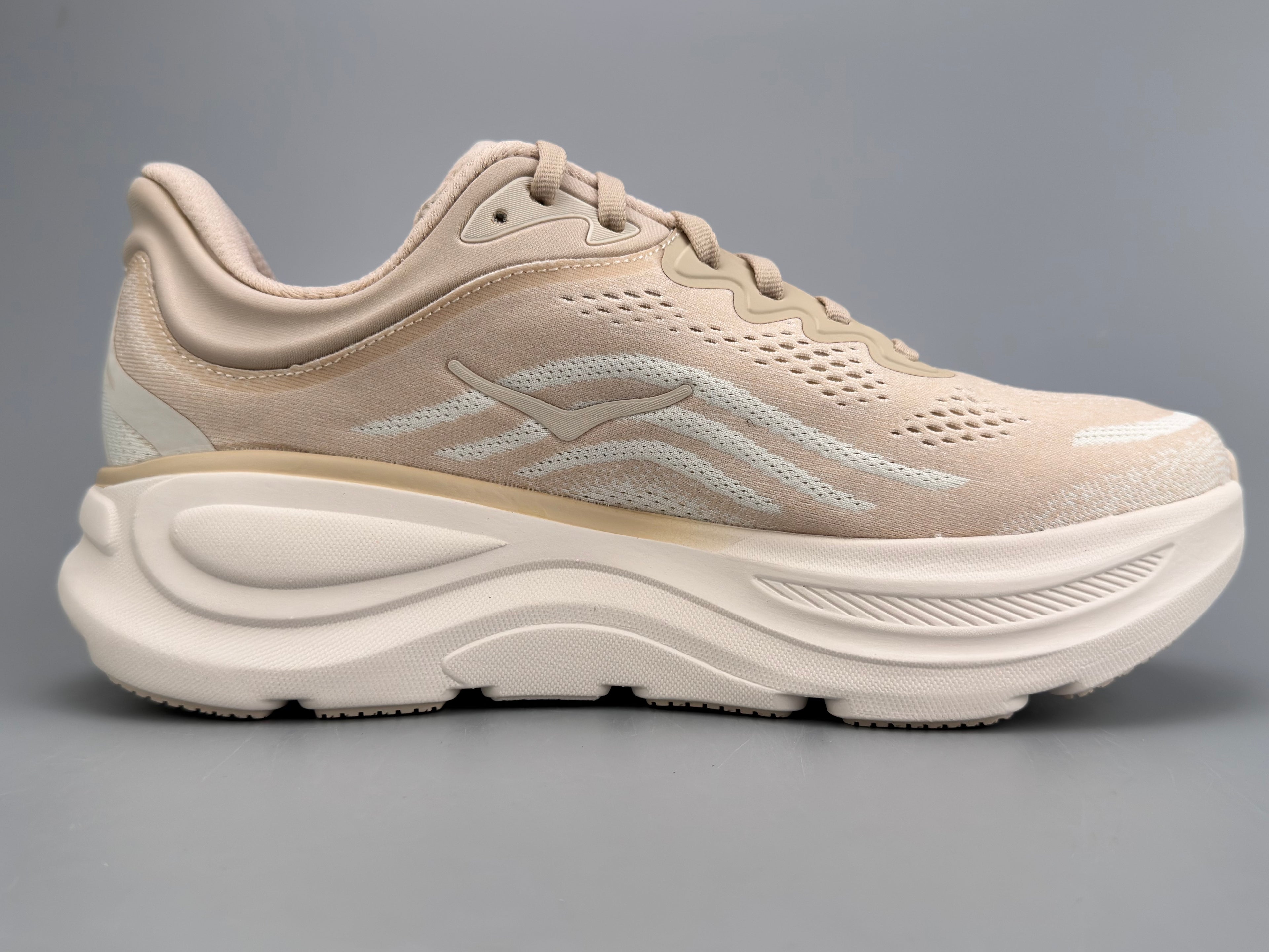 Tênis Masculino Hoka Bondi 9 - Bege
