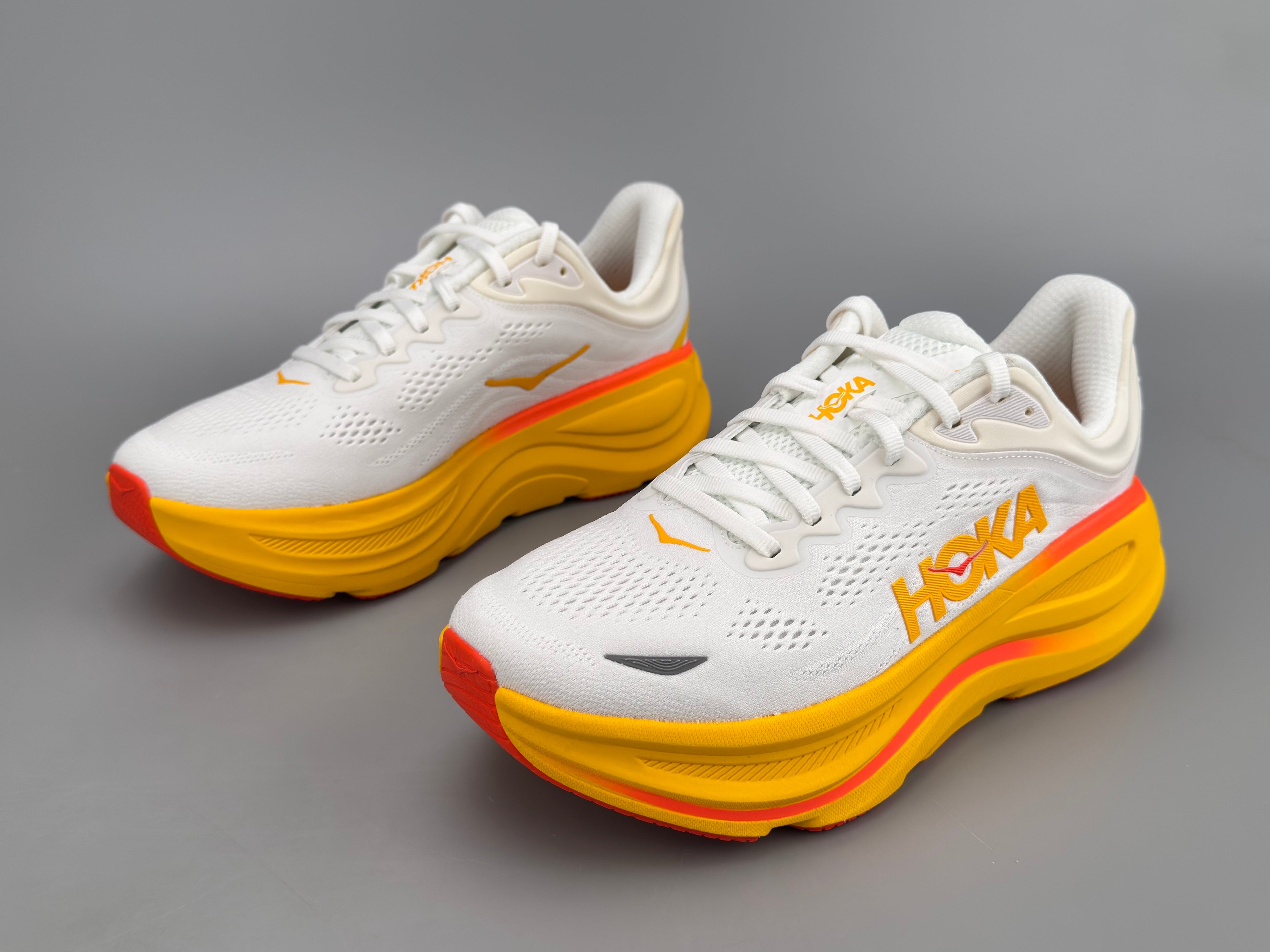 Tênis Masculino Hoka Bondi 9 - Branco e Amarelo