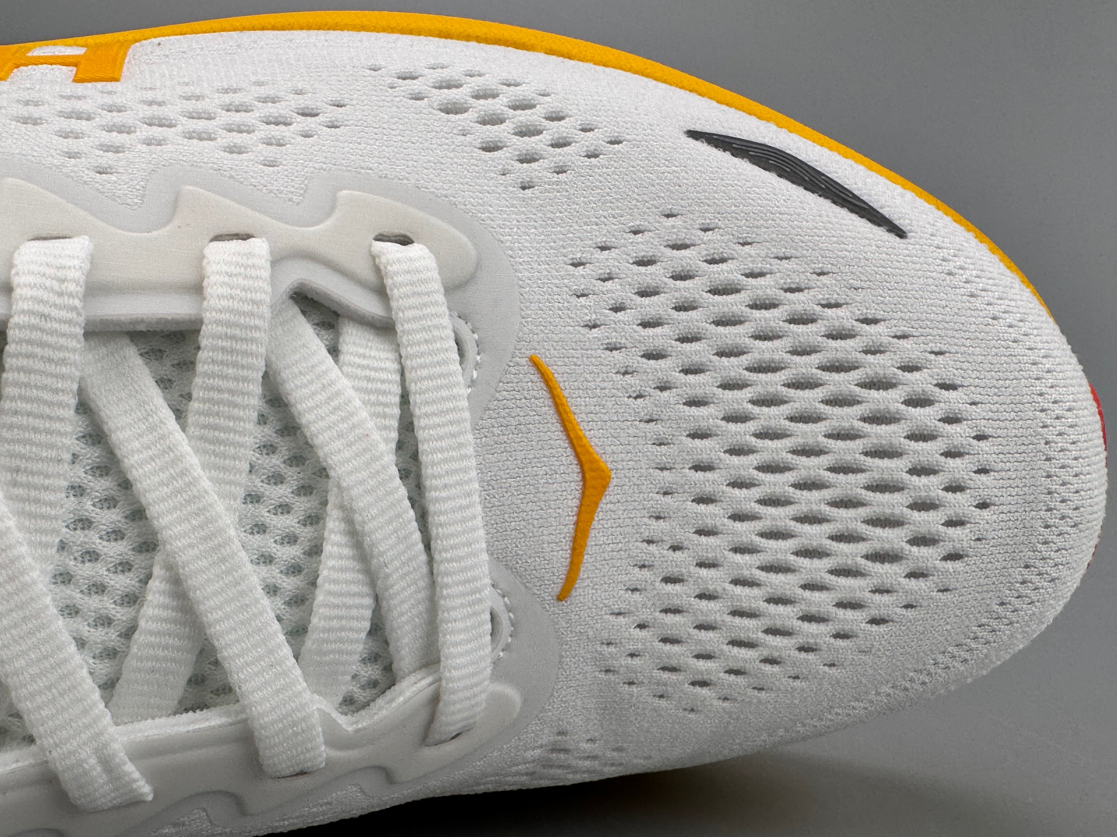 Tênis Masculino Hoka Bondi 9 - Branco e Amarelo