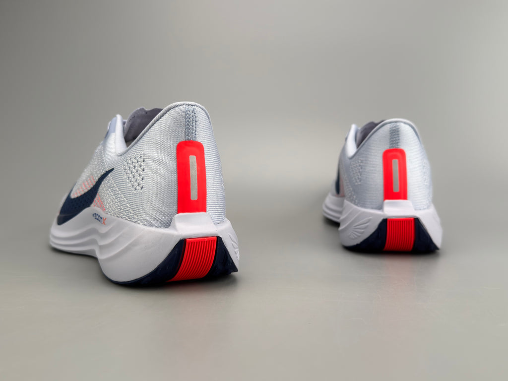Tênis Nike Pegasus Plus - Cinza e Laranja