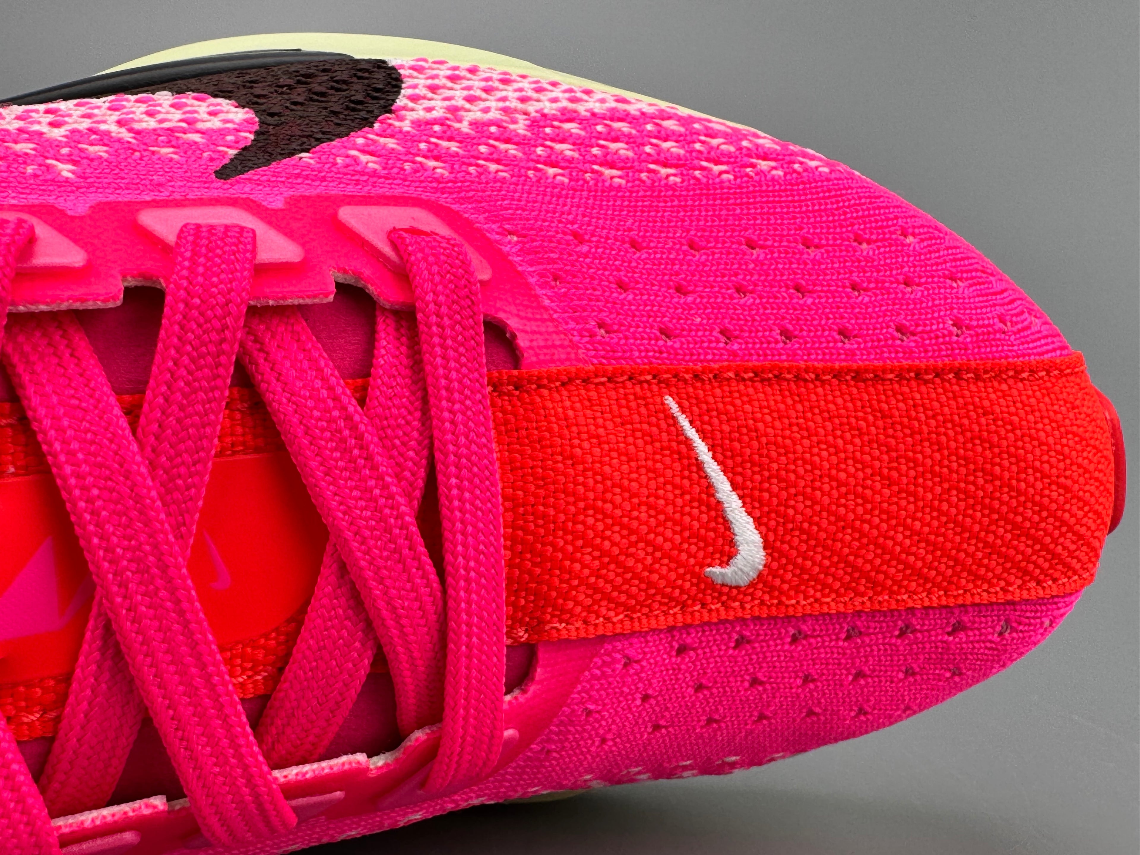 Tênis Nike Pegasus Plus - Rosa